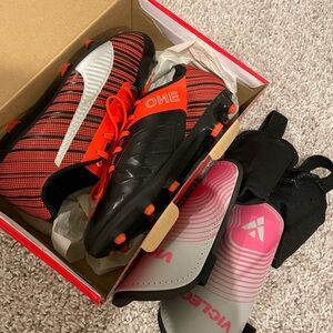 Puma Soccer Shoes with Shin Guards 1.5
